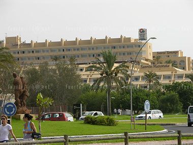 wohnen und schlafen_sbh hotel maxorata jandia galeria 24