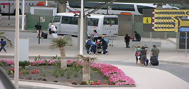 Linienbusse am Flughafen Fuerteventura